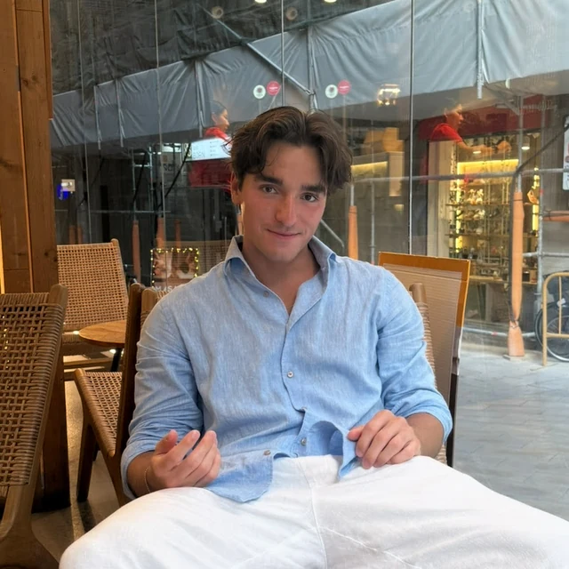 Erik Cupsa YouTube channel profile image
